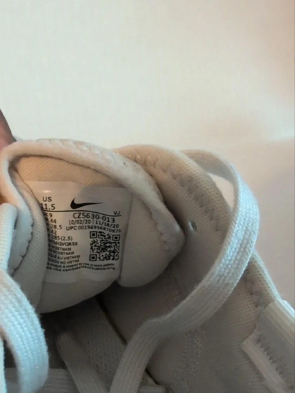 Nike Light Grey and Mint Green Women's Trainers